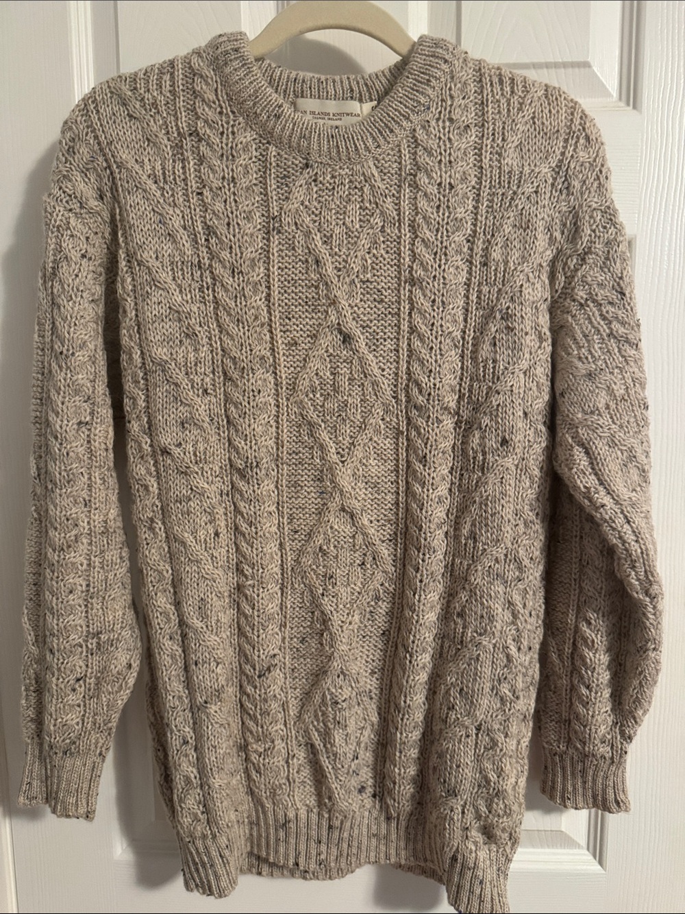 Cozy Cable-Knit Crewneck Sweater in Oatmeal